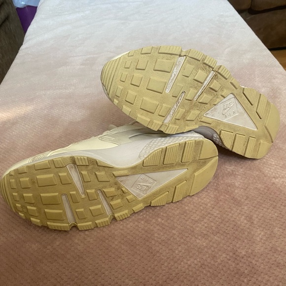 Cream Nike Huarache Sneakers - Picture 6 of 9